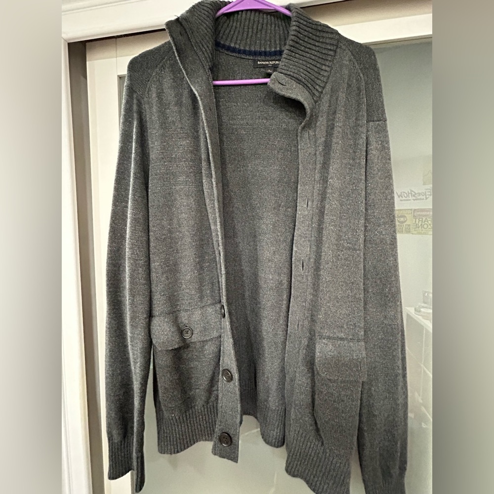 men’s banana republic cardigan size L